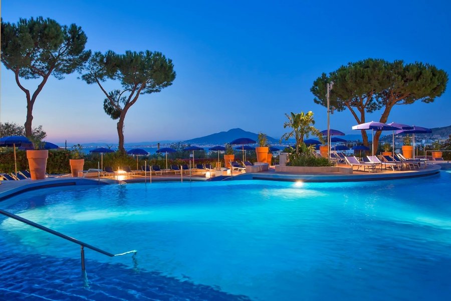 Luxury Hotel: HILTON SORRENTO PALACE