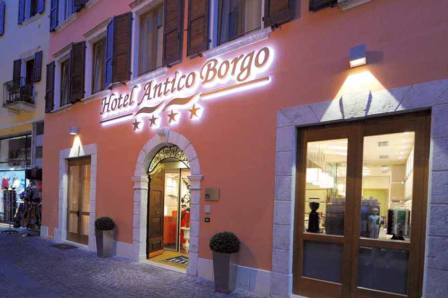 Luxury Hotel: HOTEL ANTICO BORGO