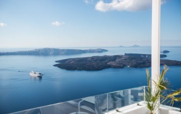 Luxury Hotel: ON THE ROCKS SANTORINI