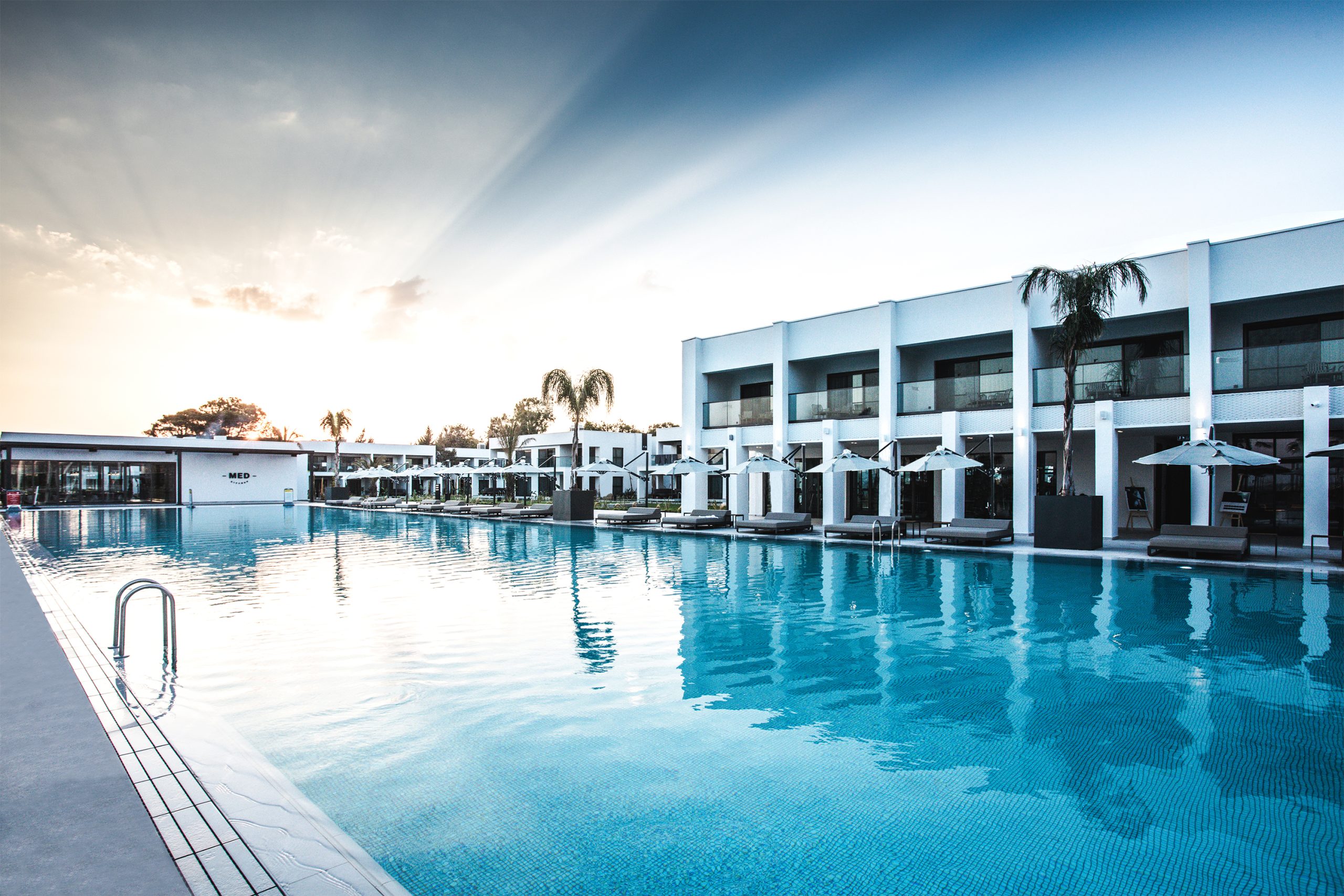 Luxury Hotel: PALOMA FINESSE SIDE