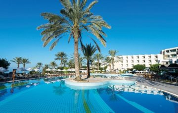 Luxury Hotel: CONSTANTINOU BROS ATHENA BEACH HOTEL