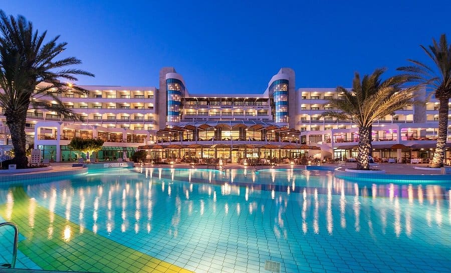 Luxury Hotel: CONSTANTINOU BROS ATHENA BEACH HOTEL